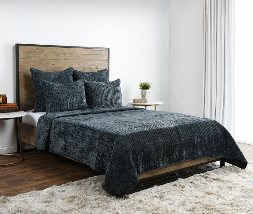 Bari - Velvet Quilt