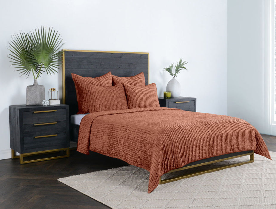 Bari - Velvet Quilt Set