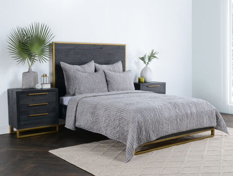 Bari - Velvet Quilt Set