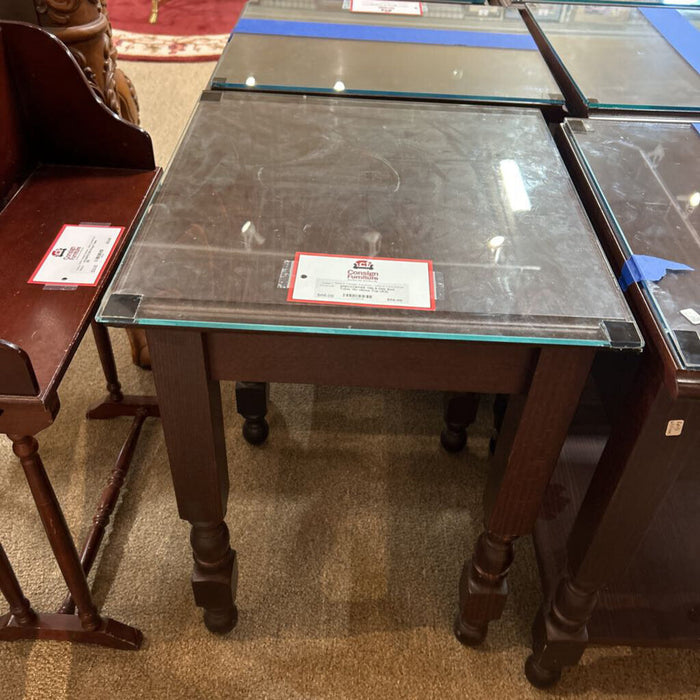 DW End Table W/ Glass Top (AS)