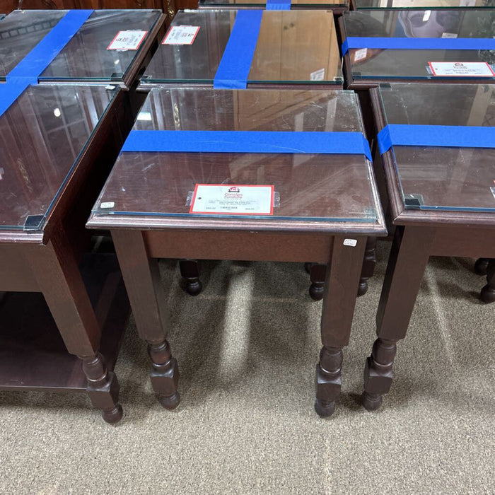 DW End Table W/ Glass Top (AS)