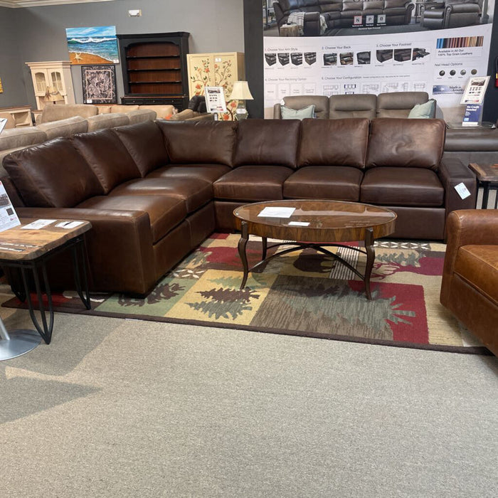 Max Leather Sectional (TAMI)