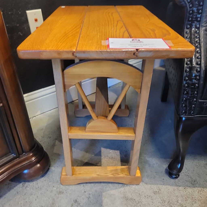 LW Wagon Wheel End Table (BBK)