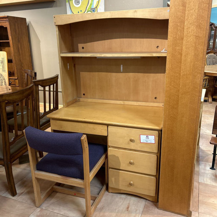 Oak Desk w/ hutch (BLH)