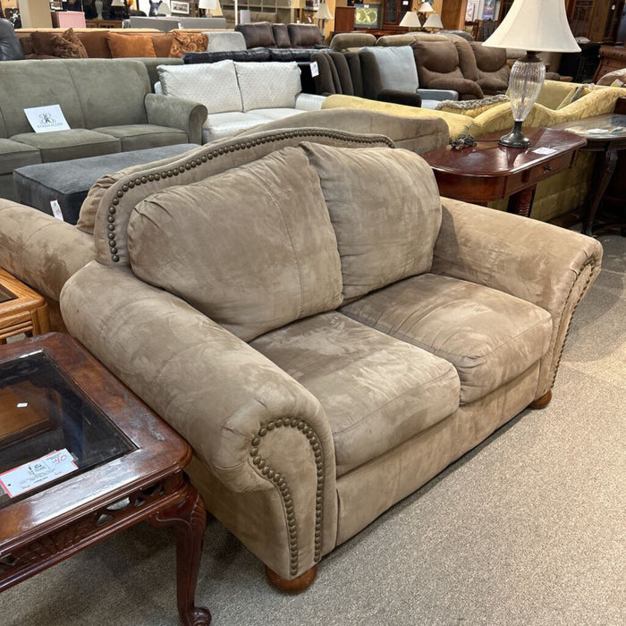 Brown NH Loveseat (LCH)