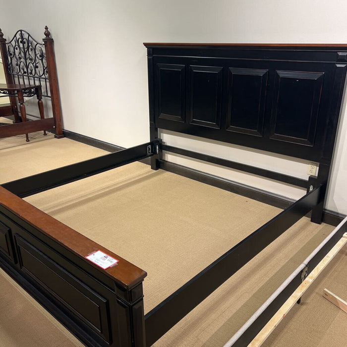 Black Bed Wood Top (CMH)