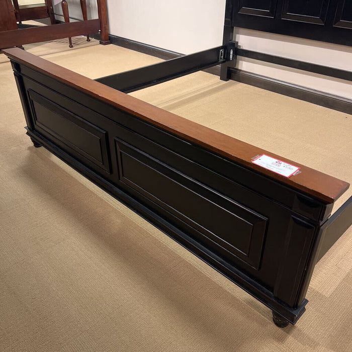 Black Bed Wood Top (CMH)