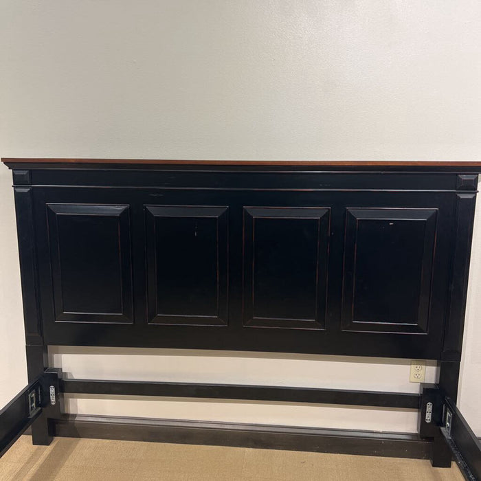 Black Bed Wood Top (CMH)