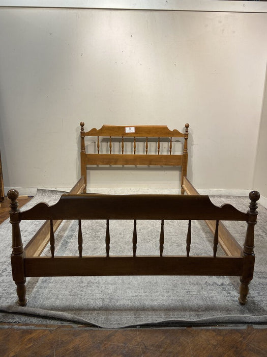 Oak Rounded-Top Queen Bed (CI)