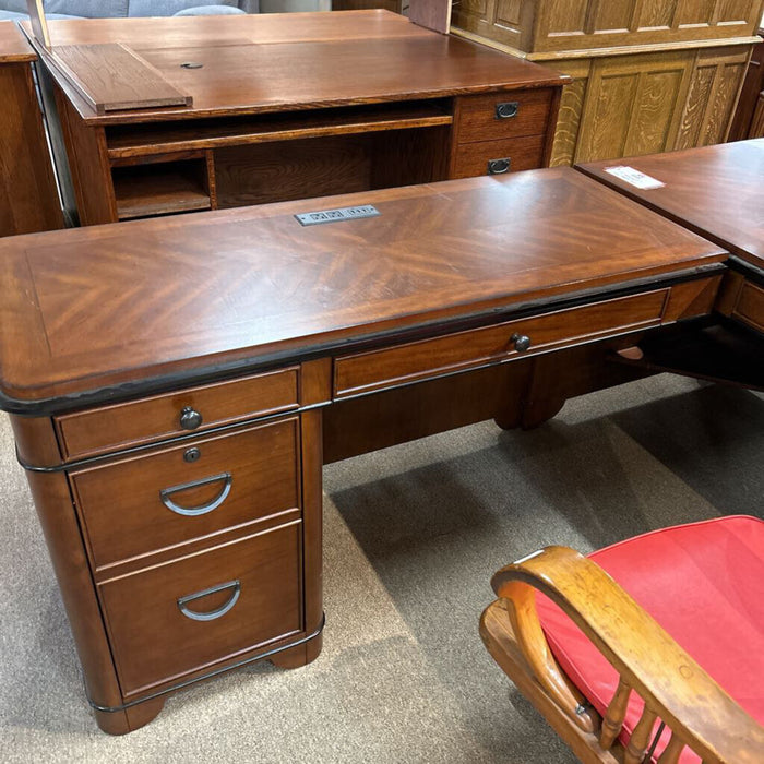 Brown 2PC Hooker L Desk (BAIH)