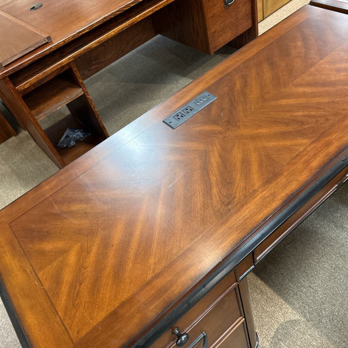 Brown 2PC Hooker L Desk (BAIH)