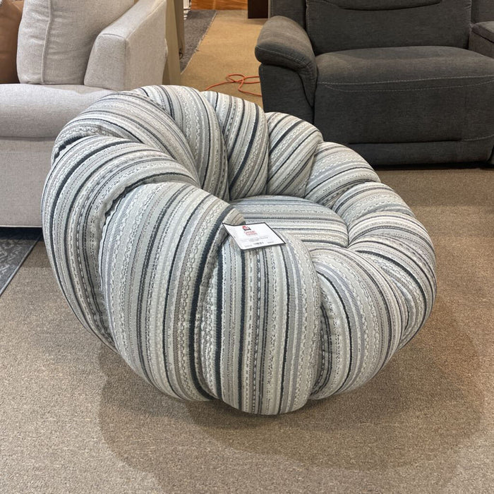 Pumpkin Swivel Chair Striped (CHH)