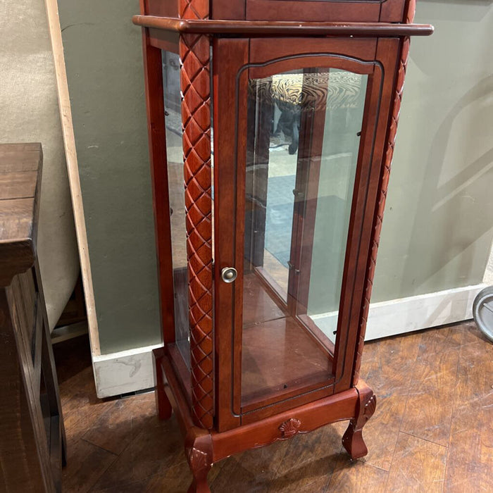 DW Ornate Curio Cabinet (BLH)