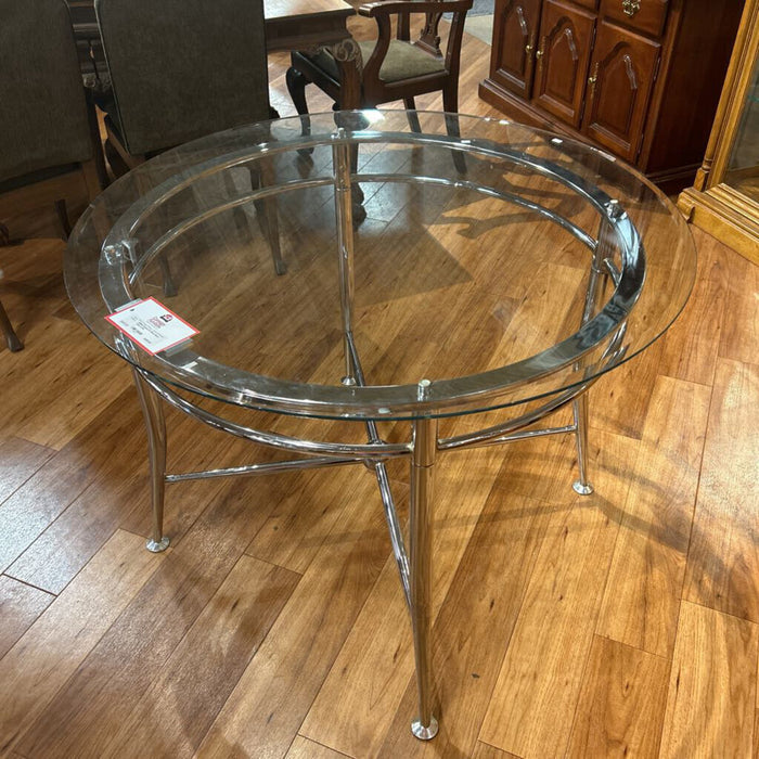 Round GT SIlver Base Table (LCK)