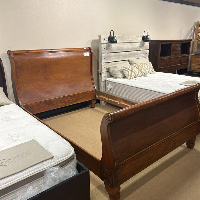 DW Sleigh Antique Bed (AHH)