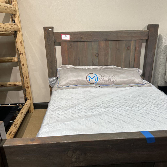 DW Queen Bed (CSH)