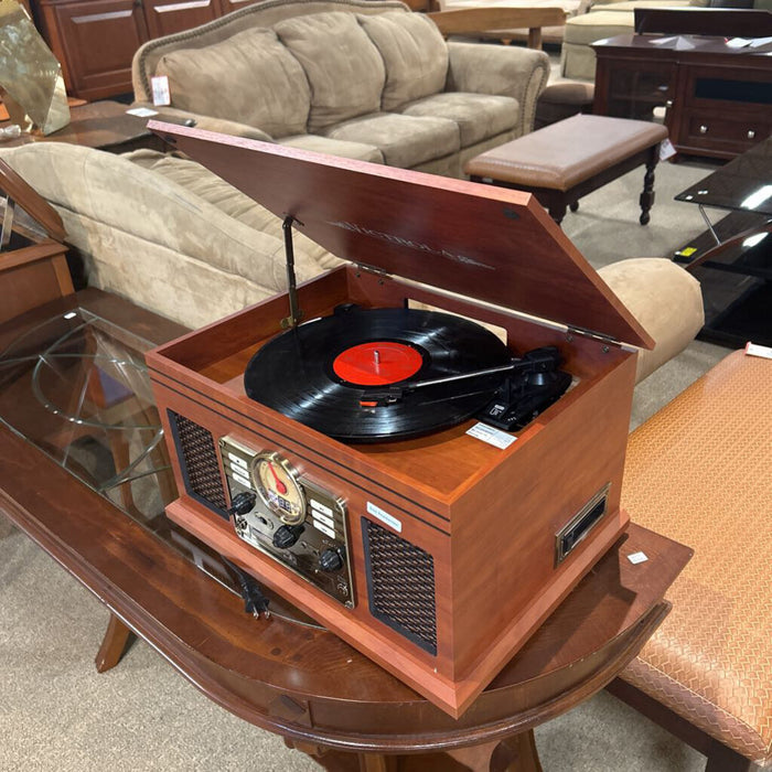 Old Antique Radio (AS)