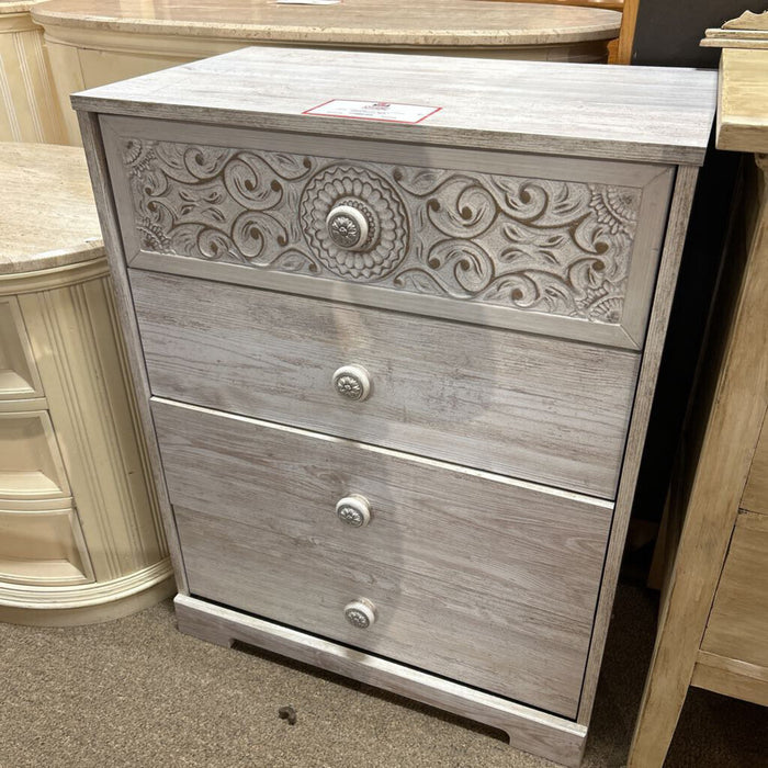 Sm White 4 Drawer Dresser