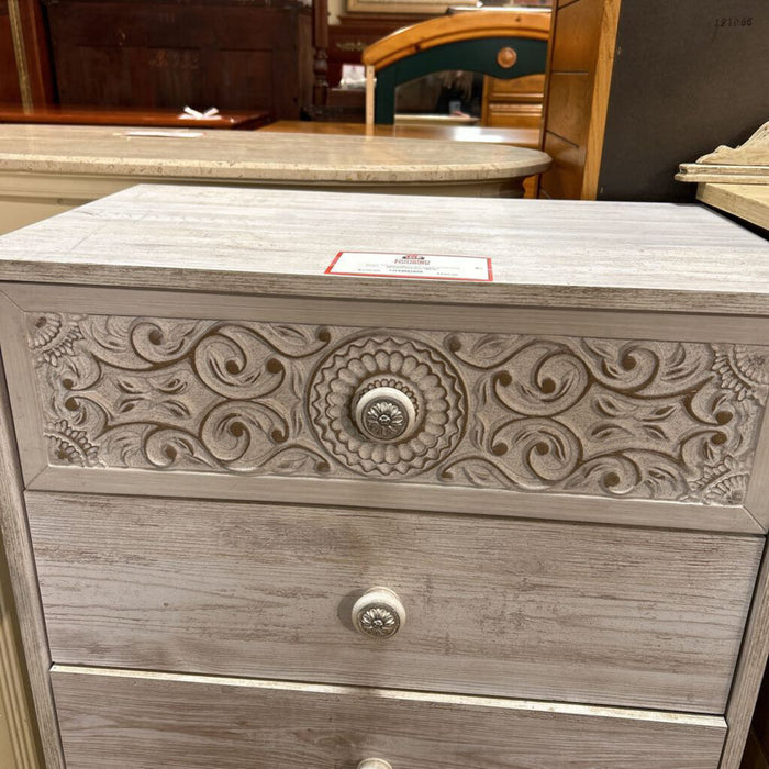 Sm White 4 Drawer Dresser