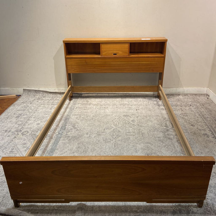 Oak MCM Bed (LTH)