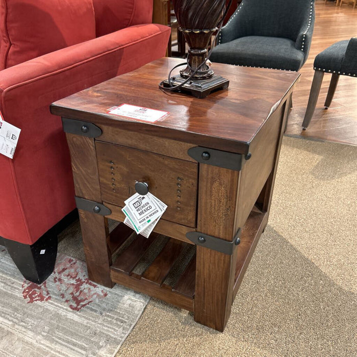 DW Small End Table