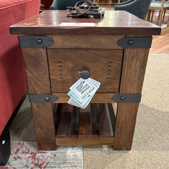 DW Small End Table