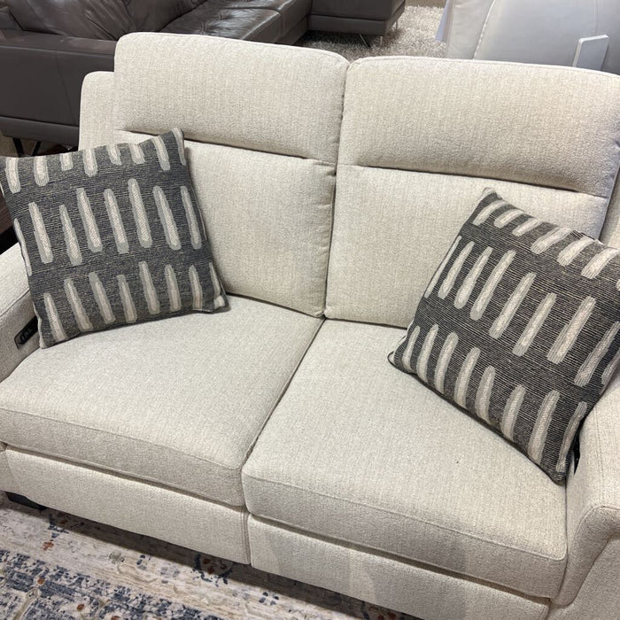 U7012 Loveseat