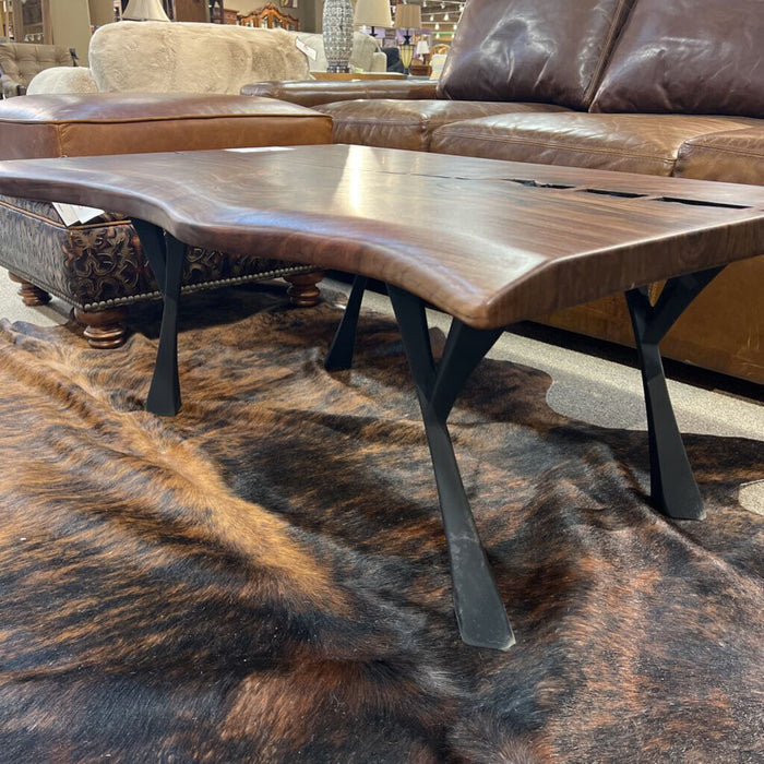 DW Coffee Table W/ Metal Legs