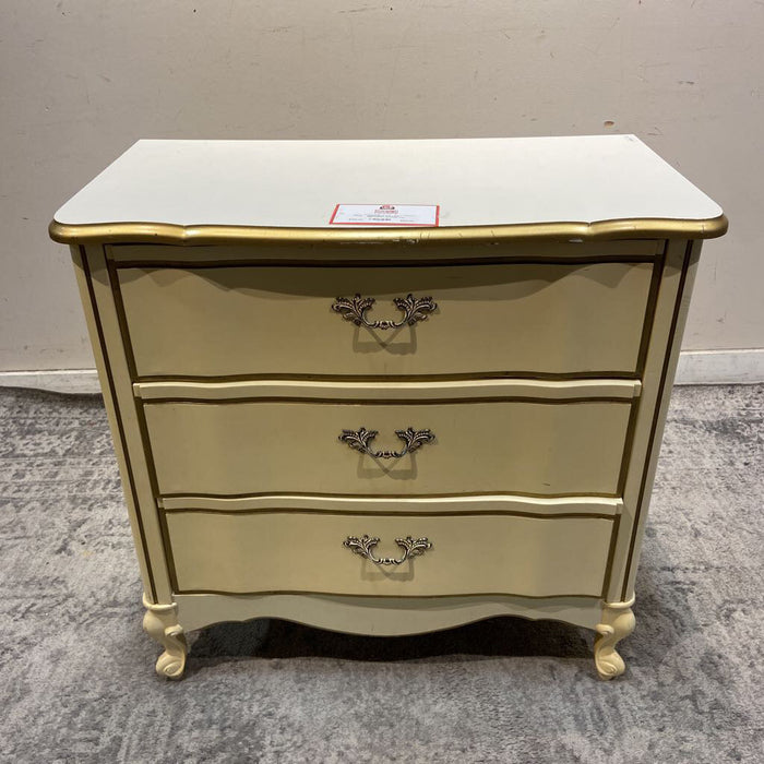 3 Drawer Nightstand / Dresser