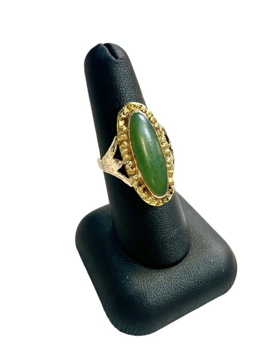 10/14kt YG OVAL JADE NUGGET STYLE RING SZ 7